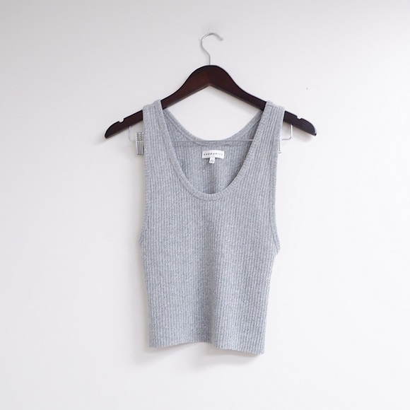 Aritzia Tops - ARITZIA COMMUNITY GREY RIBBED CROP TANK 🤍